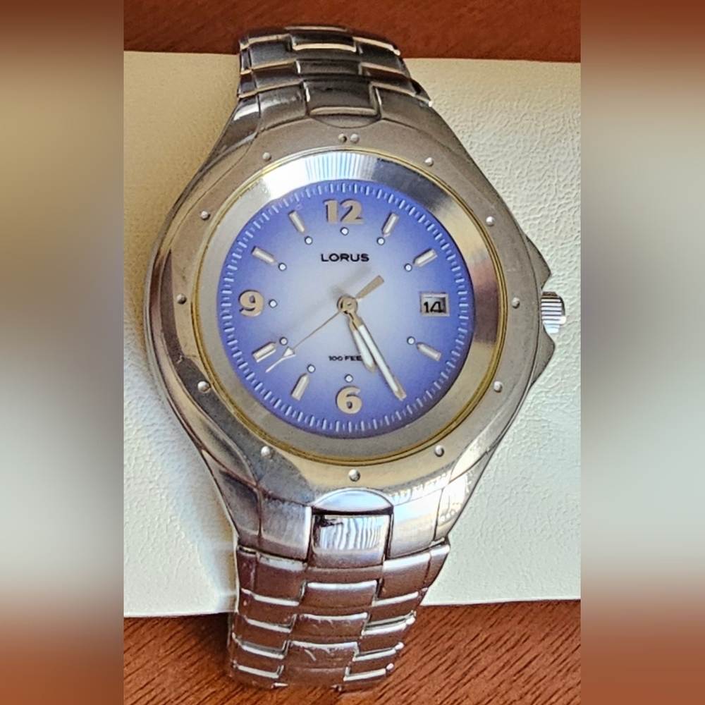 LORUS Men's Quartz watch Silver Tone Blue Dial Date Indicator Works